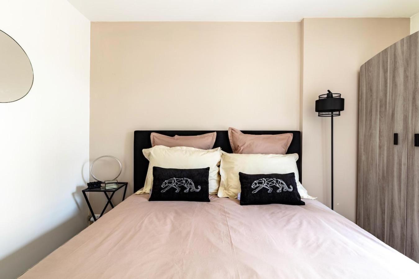 Charmant Refuge Avec Jardin, A 6 Minutes A Pied Du Metro Creteil L Echat-Lovely Retreat With Garden, Located A 6-Minute Walk From Creteil L Echat Metro Station 외부 사진