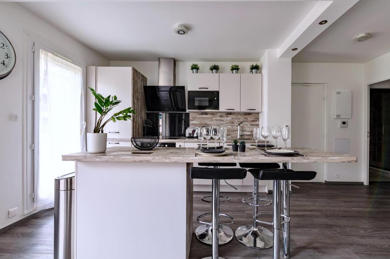 Charmant Refuge Avec Jardin, A 6 Minutes A Pied Du Metro Creteil L Echat-Lovely Retreat With Garden, Located A 6-Minute Walk From Creteil L Echat Metro Station 외부 사진