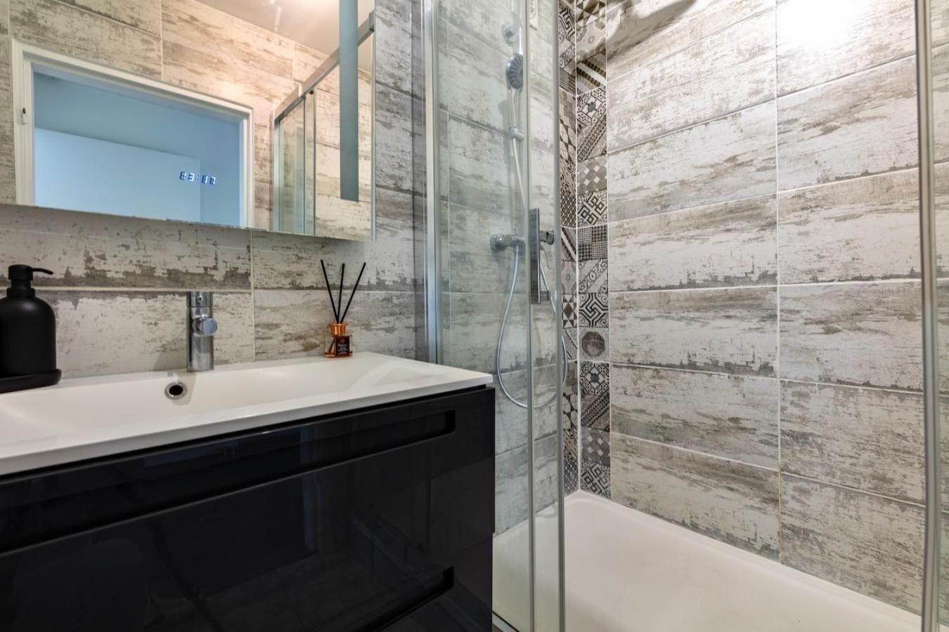 Charmant Refuge Avec Jardin, A 6 Minutes A Pied Du Metro Creteil L Echat-Lovely Retreat With Garden, Located A 6-Minute Walk From Creteil L Echat Metro Station 외부 사진